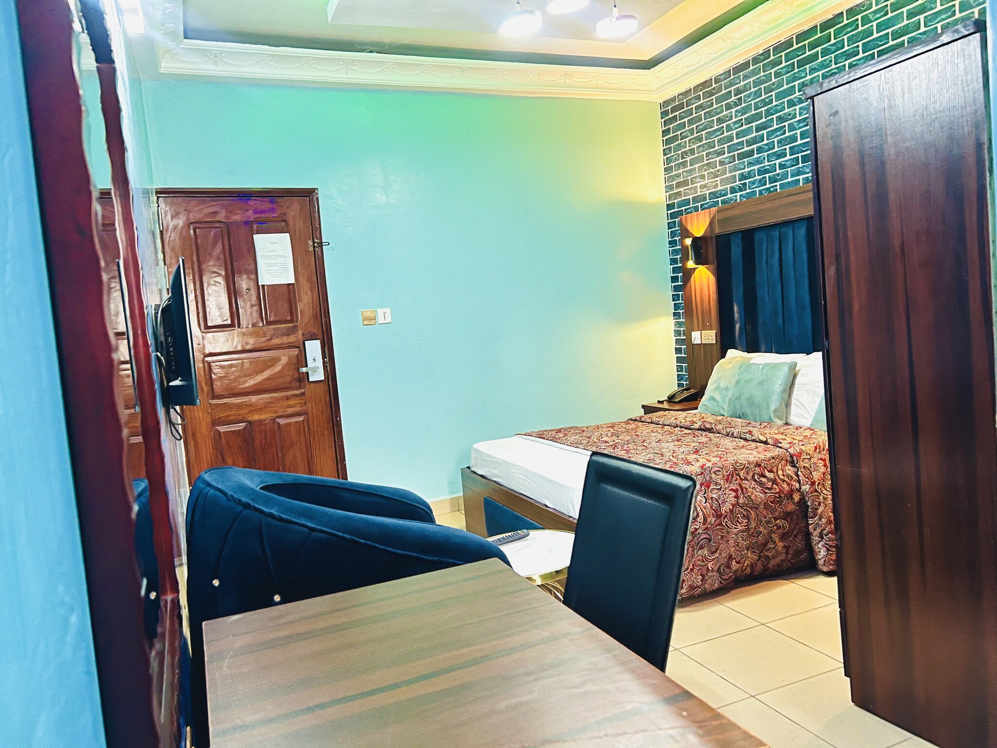 Our Rooms  — image 5